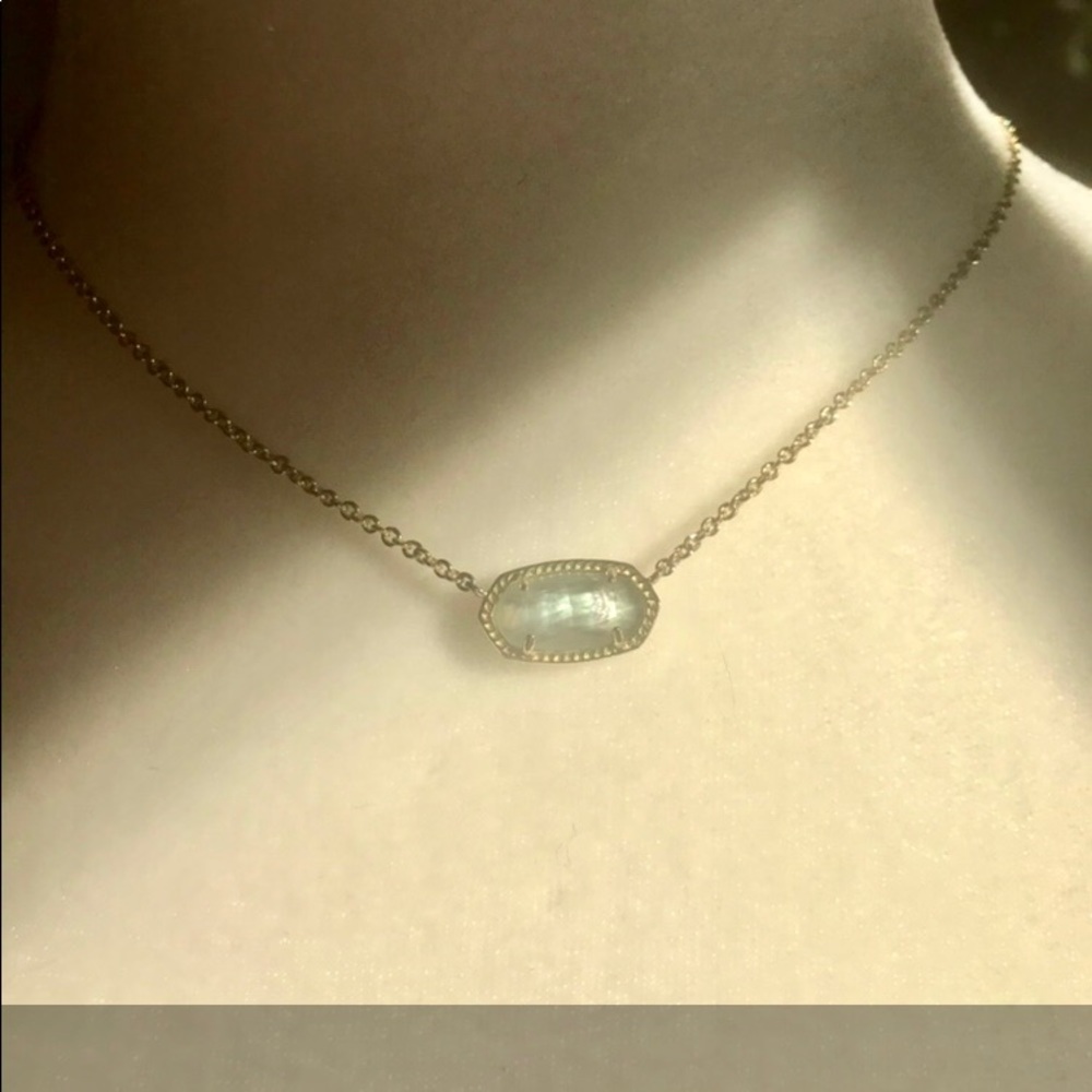 {SOLD}•KENDRA SCOTT Necklace - Picture 3 of 3